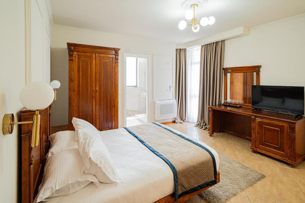 Double Room Pool or Sea view at Vila Belvedere